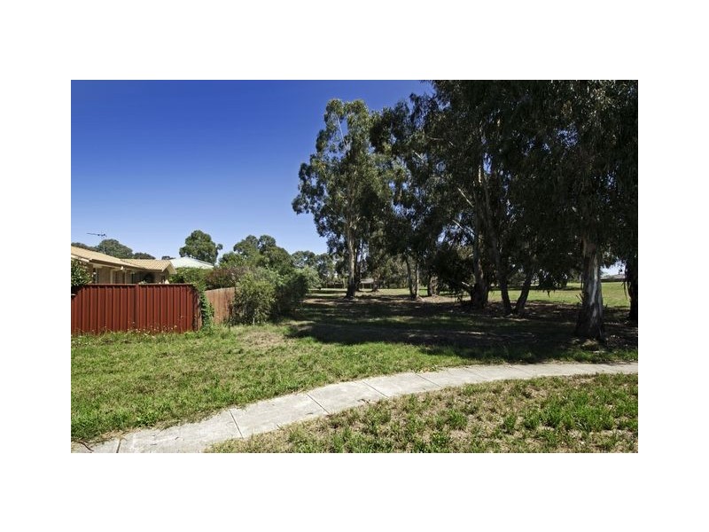 13 Kilburn Close, Dunlop ACT 2615