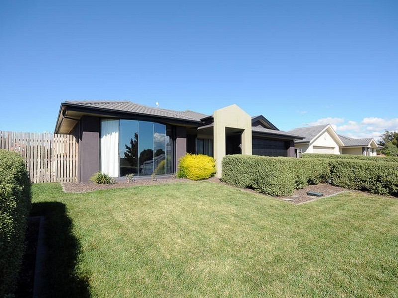 4 Branson Street, Dunlop ACT 2615