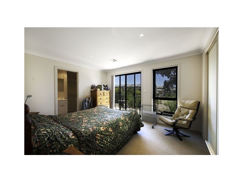 18 Eckley Street, Gungahlin ACT 2912