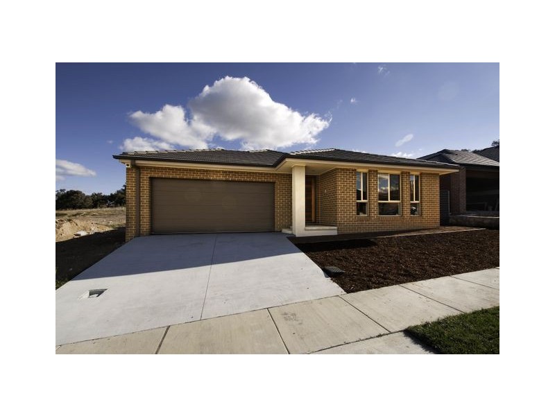 17 Kevin Curtis Crescent, Casey ACT 2913