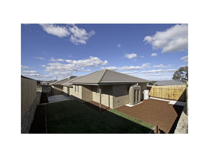 17 Kevin Curtis Crescent, Casey ACT 2913