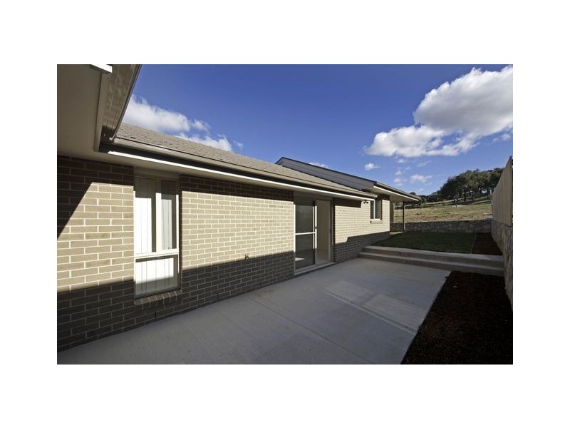 17 Kevin Curtis Crescent, Casey ACT 2913