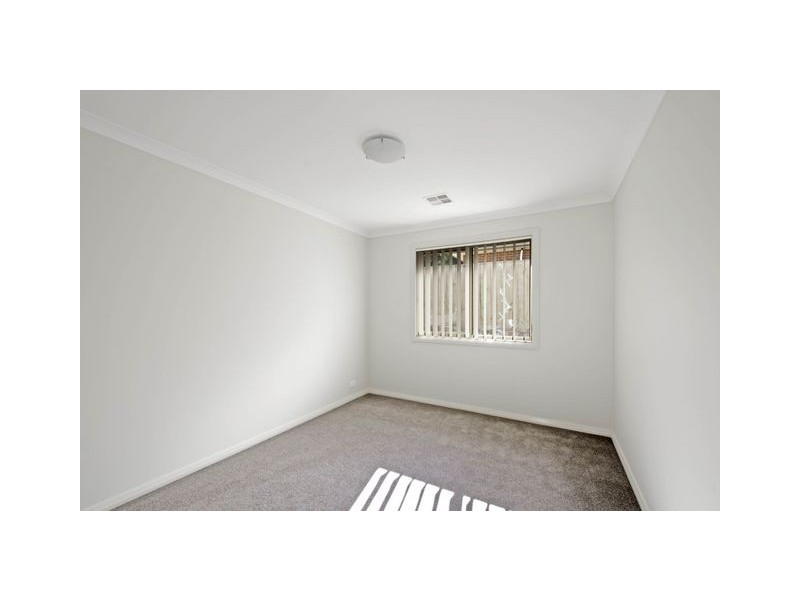 17 Kevin Curtis Crescent, Casey ACT 2913