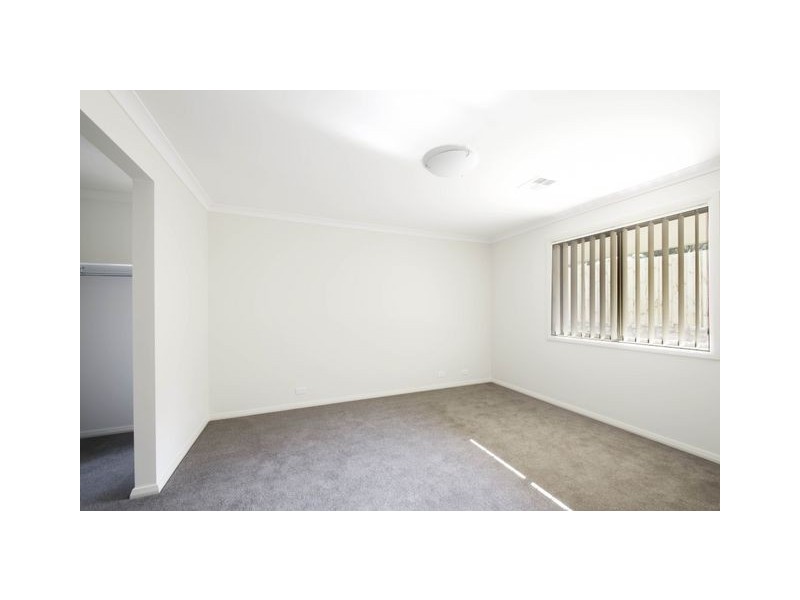 17 Kevin Curtis Crescent, Casey ACT 2913
