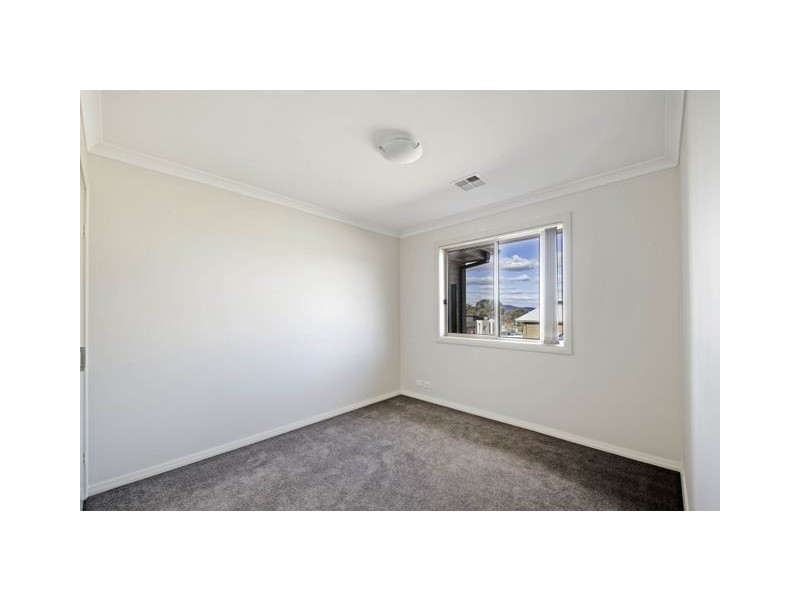 17 Kevin Curtis Crescent, Casey ACT 2913