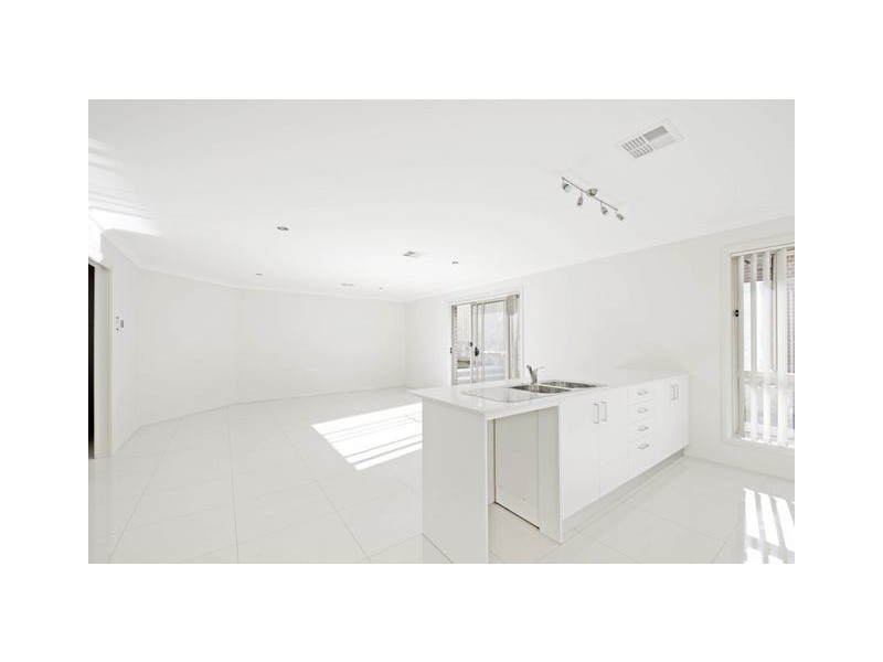 17 Kevin Curtis Crescent, Casey ACT 2913