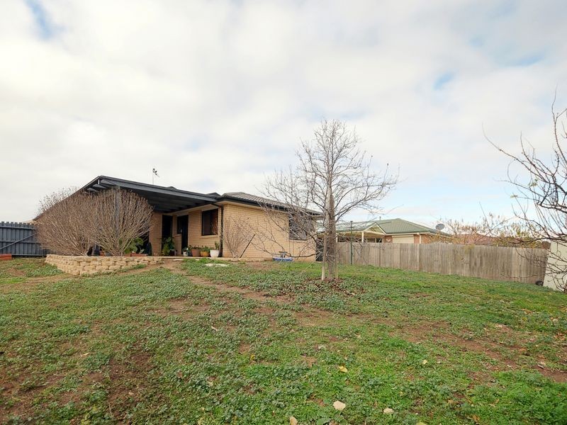 2 Coolgardie Street, Dunlop ACT 2615