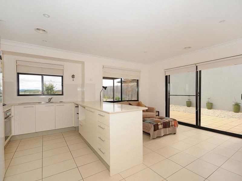 1/48 Siroset Close, Dunlop ACT 2615