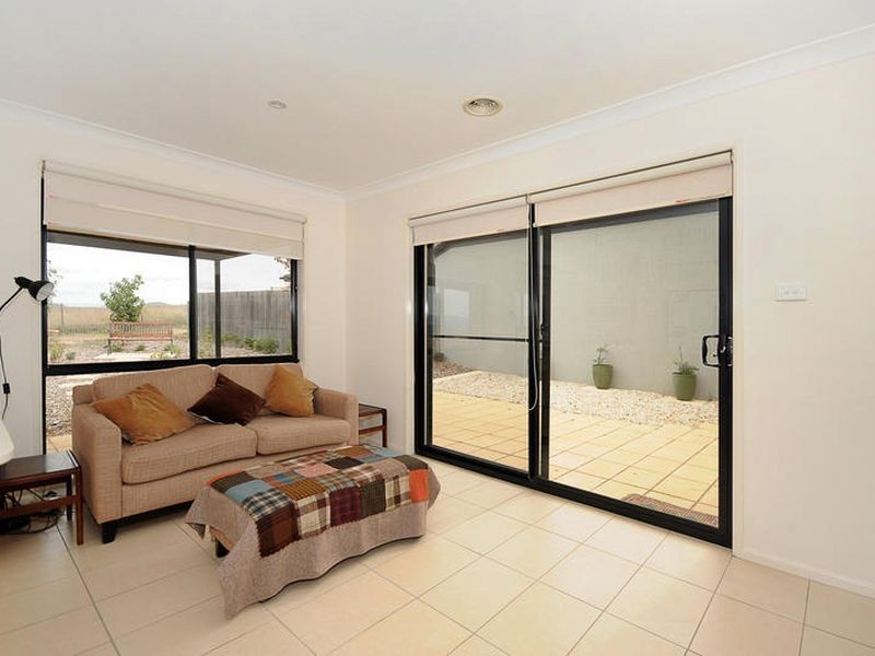 1/48 Siroset Close, Dunlop ACT 2615