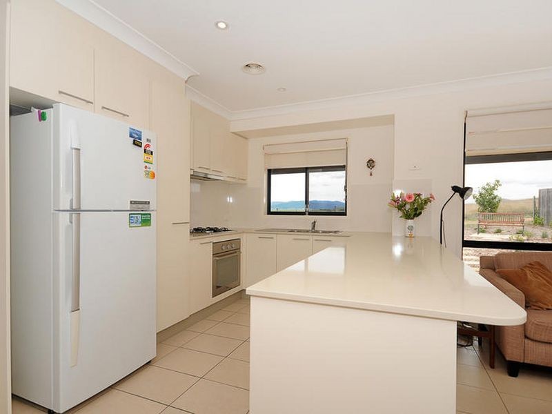 1/48 Siroset Close, Dunlop ACT 2615