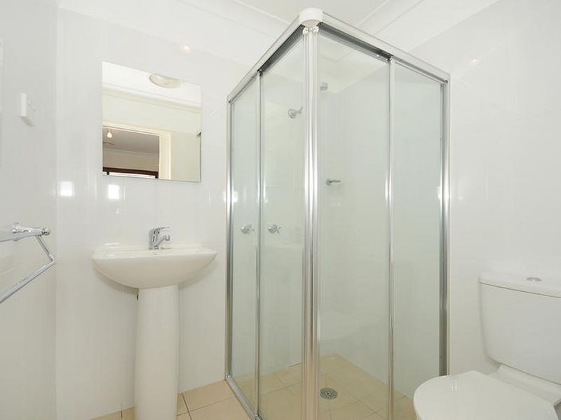 1/48 Siroset Close, Dunlop ACT 2615