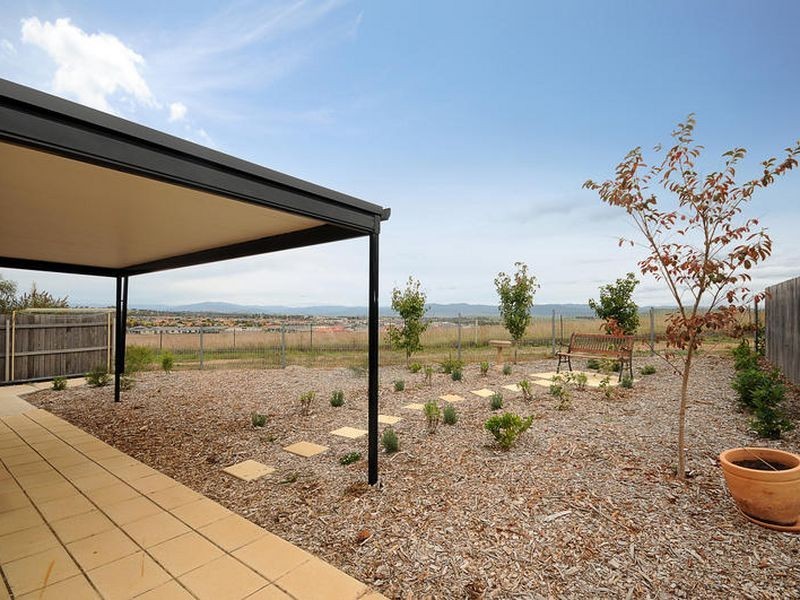 1/48 Siroset Close, Dunlop ACT 2615