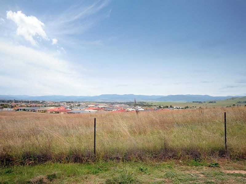 1/48 Siroset Close, Dunlop ACT 2615