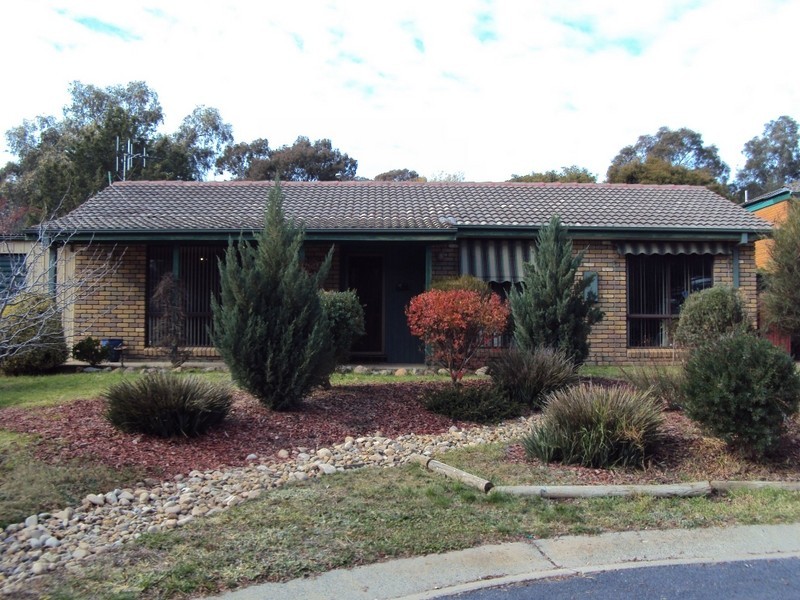 5 Winder Place, Charnwood ACT 2615