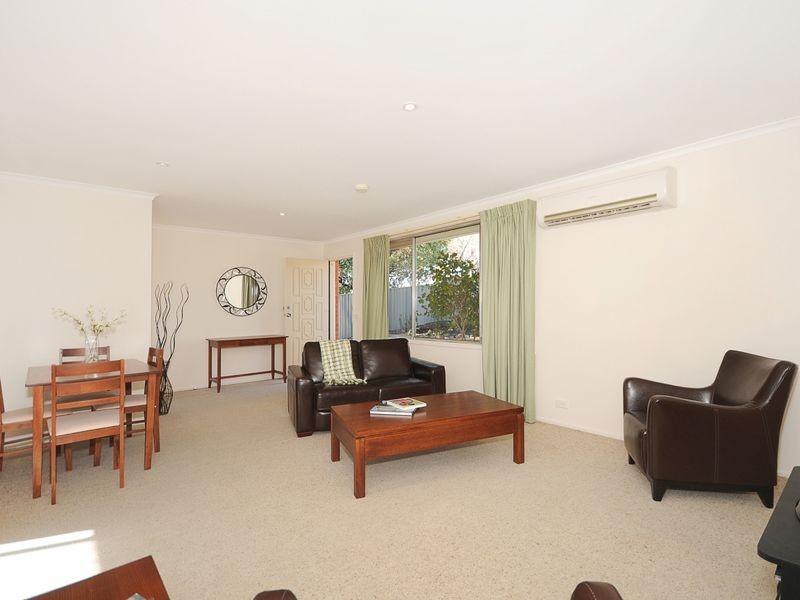 11 Scobie Place, Holt ACT 2615