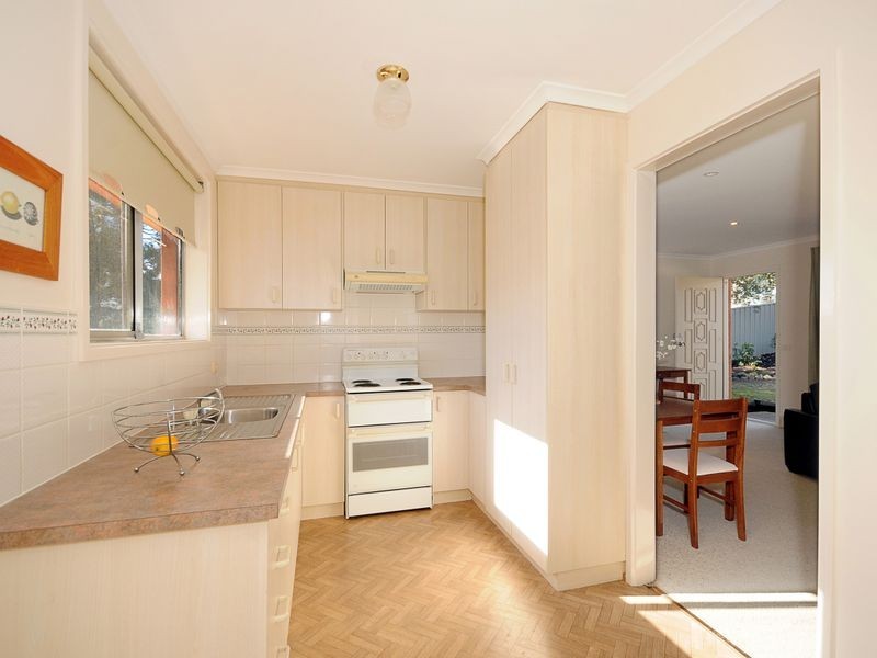 11 Scobie Place, Holt ACT 2615