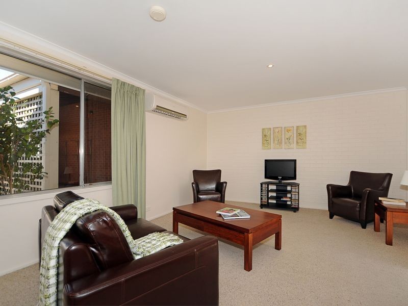 11 Scobie Place, Holt ACT 2615