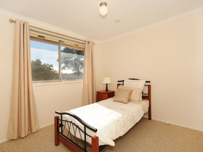 11 Scobie Place, Holt ACT 2615