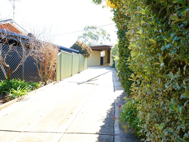 31 Dalley Crescent, Latham ACT 2615