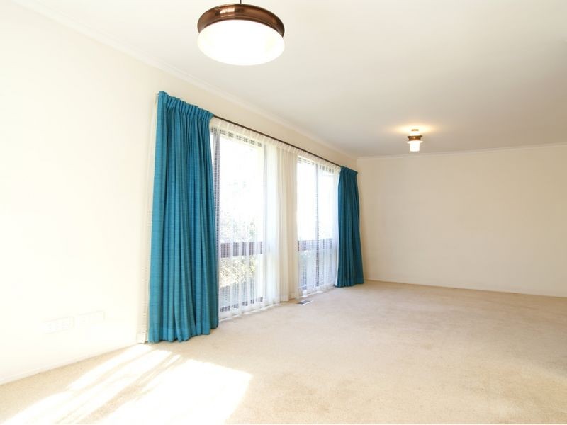 31 Dalley Crescent, Latham ACT 2615