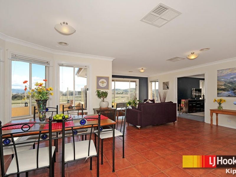 76 Hugh Mckay Crescent, Dunlop ACT 2615