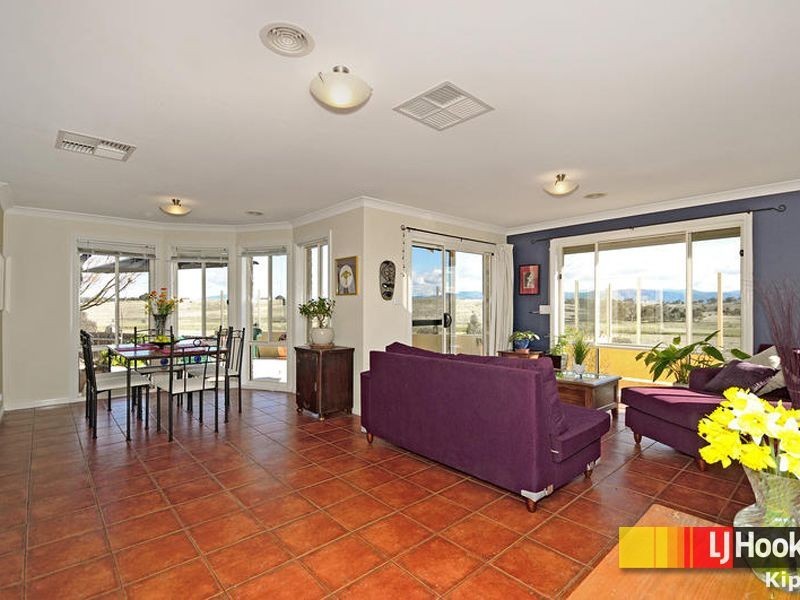 76 Hugh Mckay Crescent, Dunlop ACT 2615