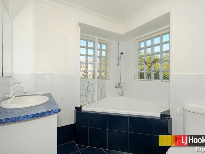 76 Hugh Mckay Crescent, Dunlop ACT 2615