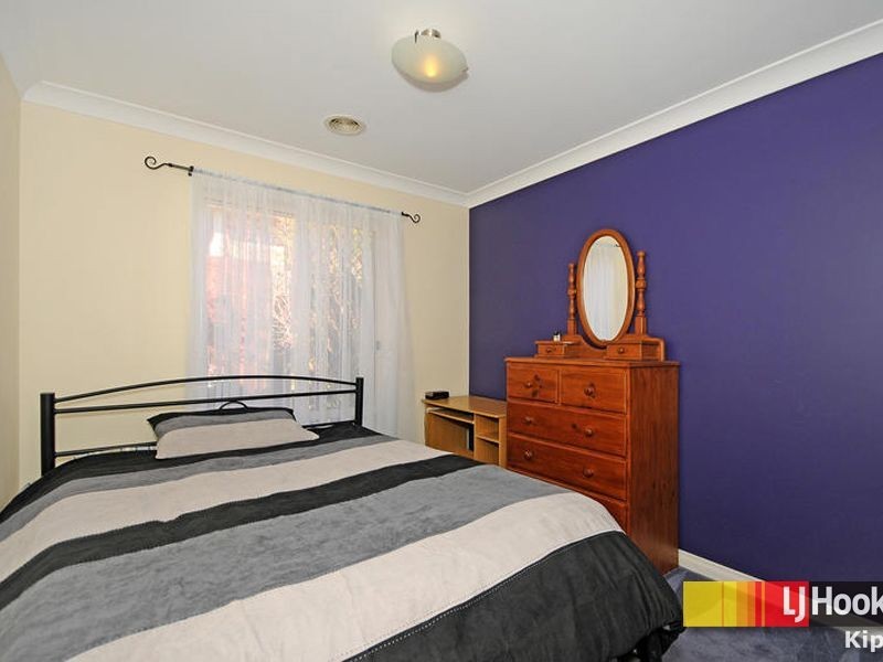 76 Hugh Mckay Crescent, Dunlop ACT 2615