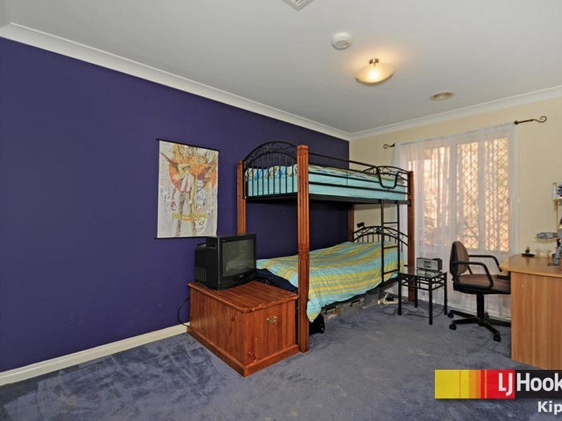 76 Hugh Mckay Crescent, Dunlop ACT 2615