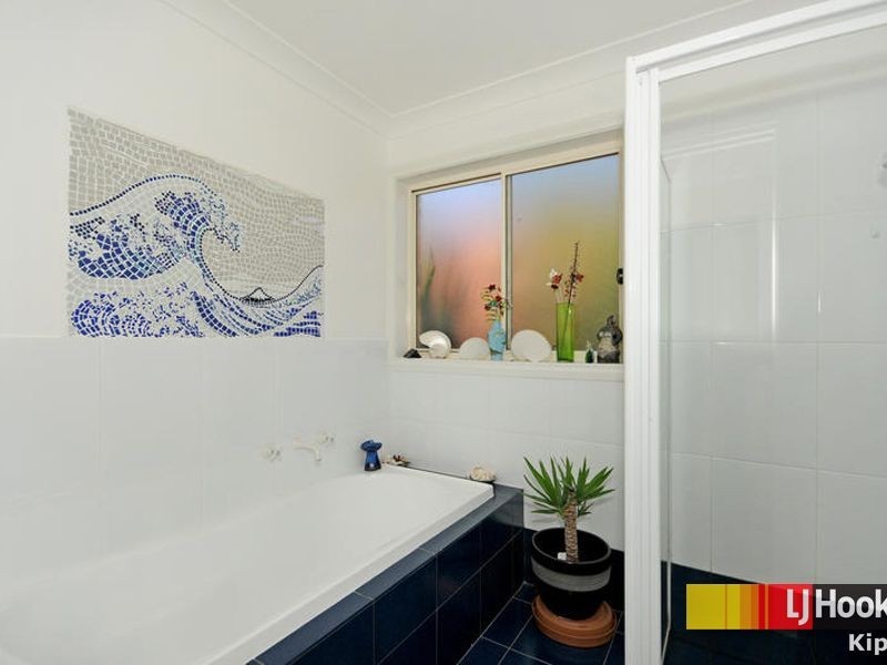 76 Hugh Mckay Crescent, Dunlop ACT 2615