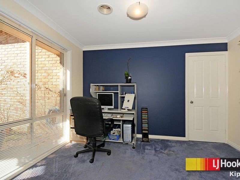 76 Hugh Mckay Crescent, Dunlop ACT 2615