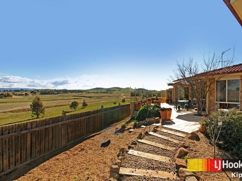 76 Hugh Mckay Crescent, Dunlop ACT 2615