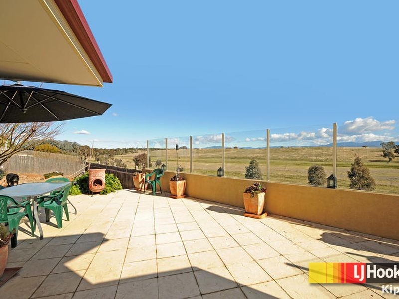 76 Hugh Mckay Crescent, Dunlop ACT 2615
