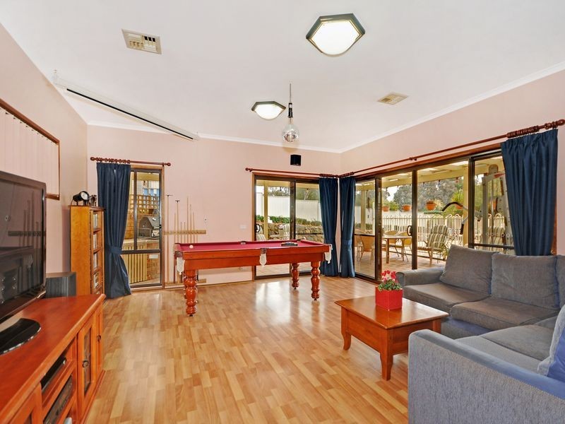 8 Arietta Close, Charnwood ACT 2615
