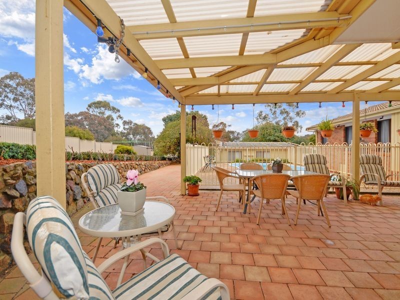 8 Arietta Close, Charnwood ACT 2615