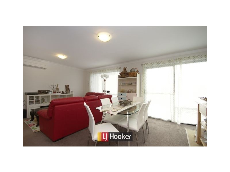2/4 Jeff Snell Crescent, Dunlop ACT 2615