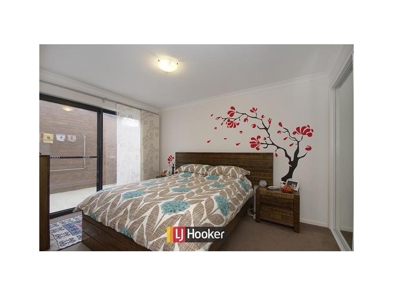 2/4 Jeff Snell Crescent, Dunlop ACT 2615