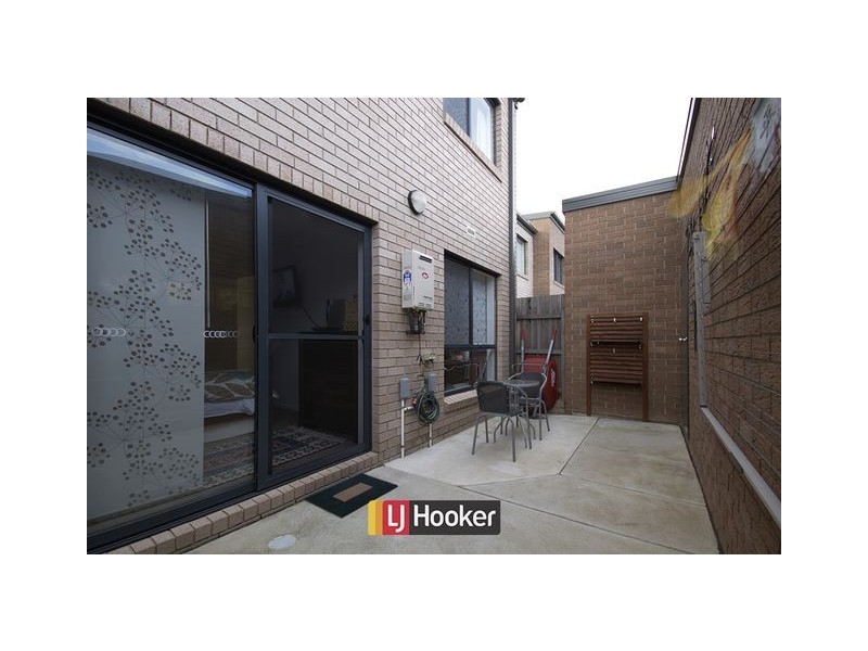 2/4 Jeff Snell Crescent, Dunlop ACT 2615