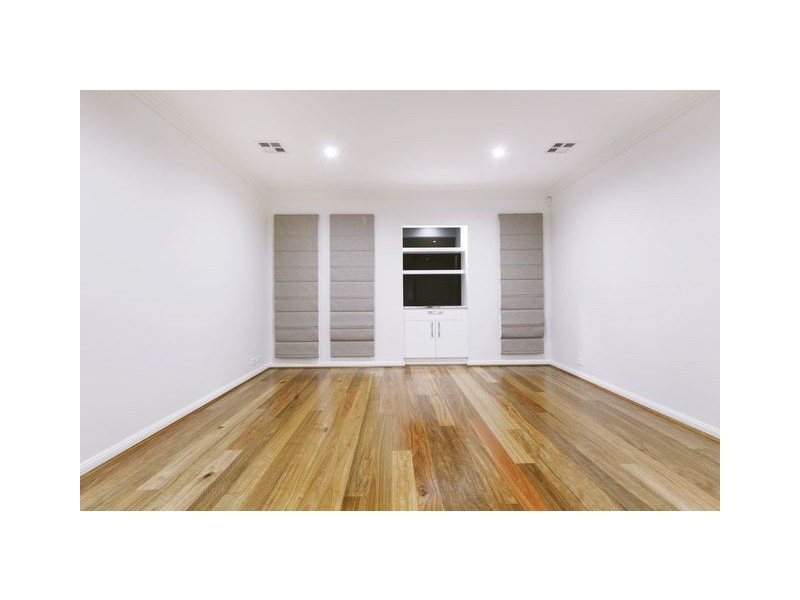 11 Digby Circuit, Crace ACT 2911