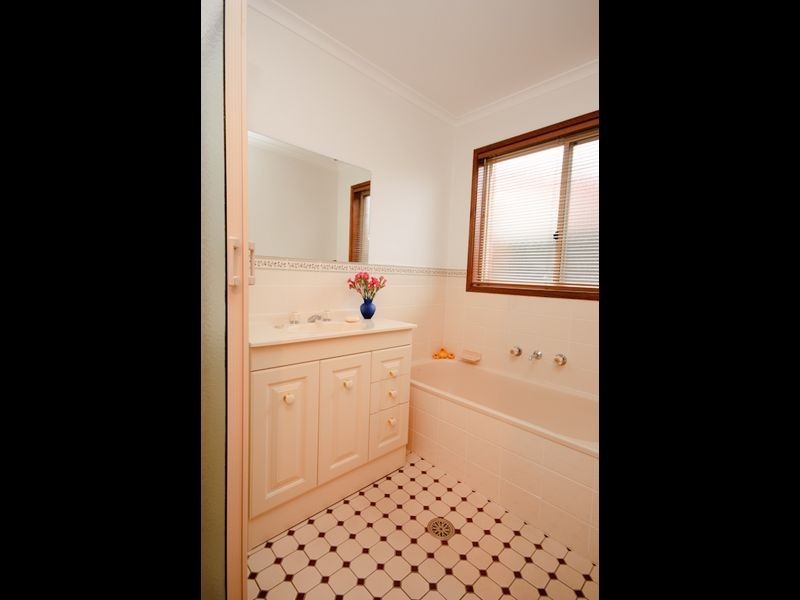 7 Leason Close, Dunlop ACT 2615