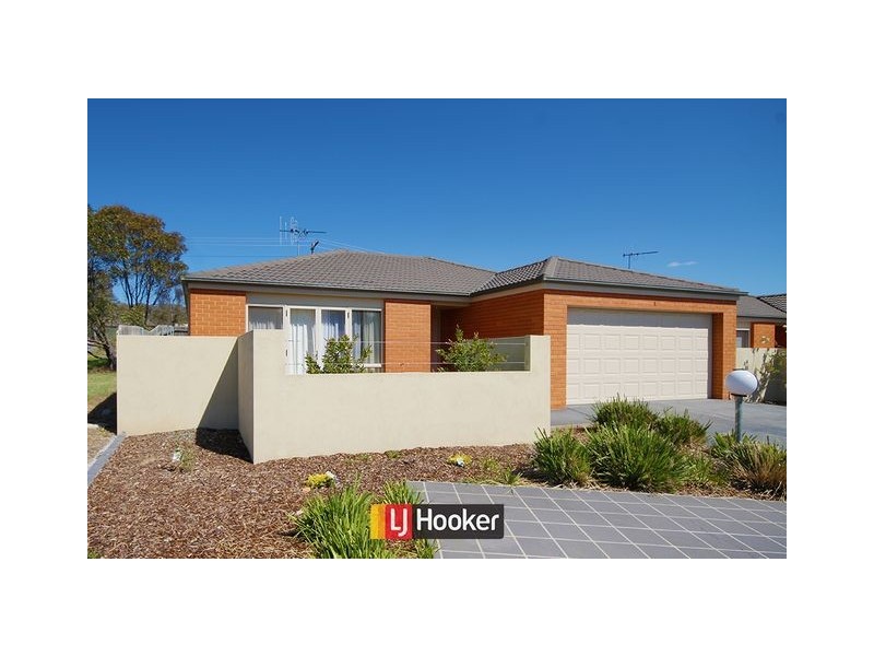 1/14 Pannameana Crescent, Jerrabomberra NSW 2619