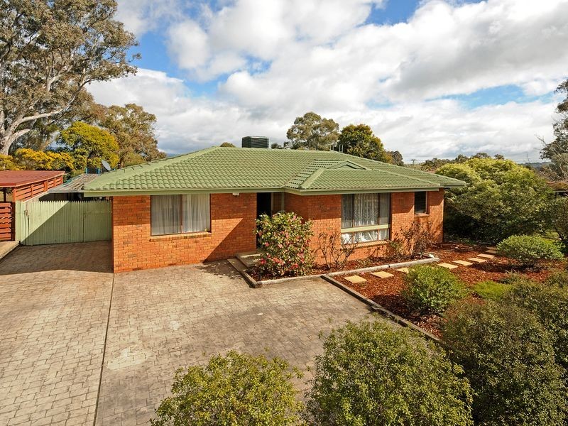 6 Birnie Place, Charnwood ACT 2615