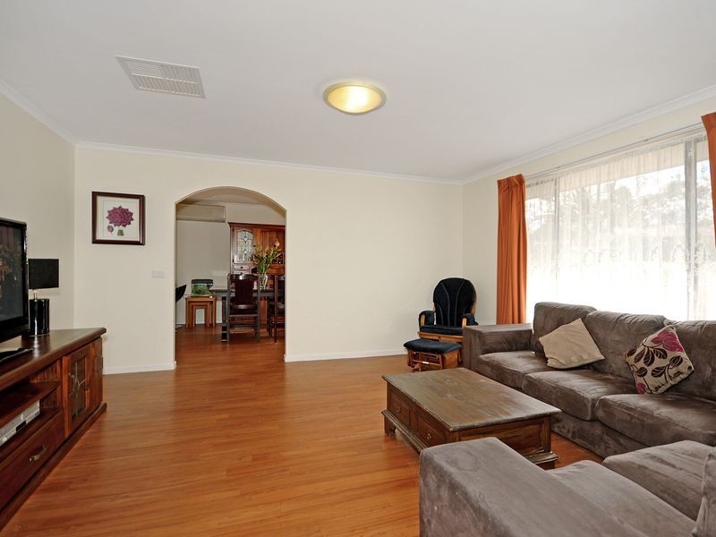 6 Birnie Place, Charnwood ACT 2615