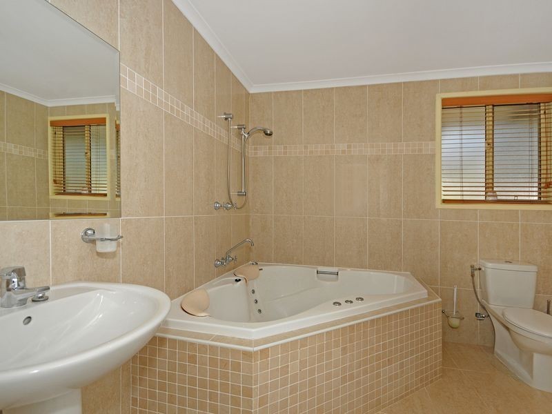 6 Birnie Place, Charnwood ACT 2615