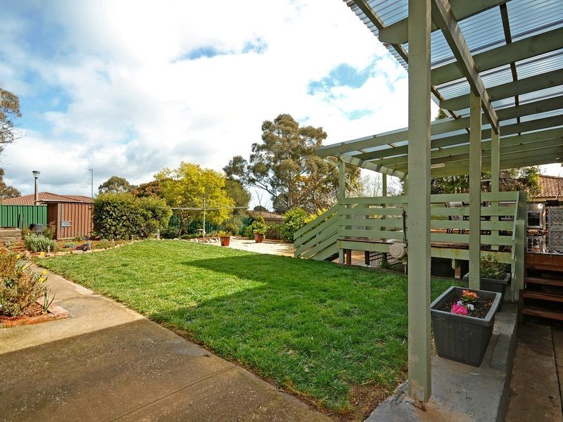 6 Birnie Place, Charnwood ACT 2615