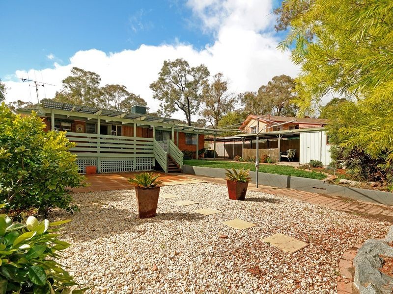 6 Birnie Place, Charnwood ACT 2615