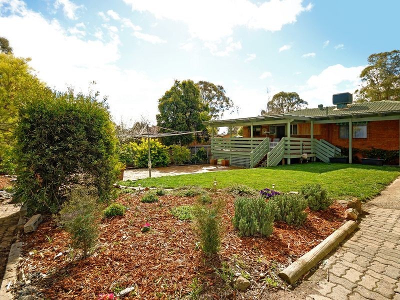 6 Birnie Place, Charnwood ACT 2615