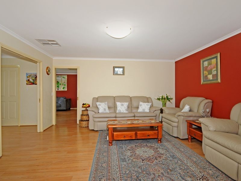 2 Edgley Place, Dunlop ACT 2615