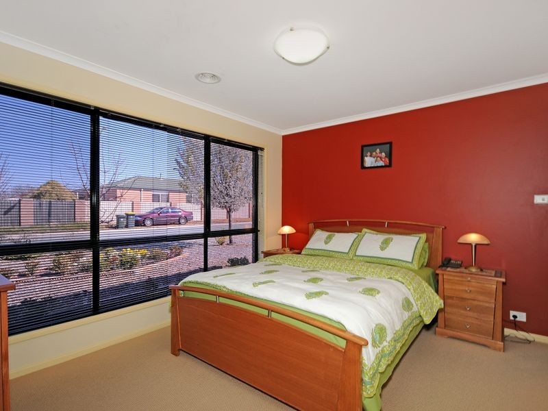 2 Edgley Place, Dunlop ACT 2615