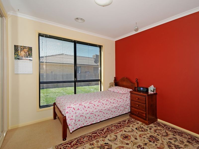 2 Edgley Place, Dunlop ACT 2615